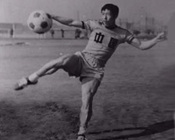 🙏名宿李福宝因病逝世，1979、1980年曾连续位列国足射手榜首位