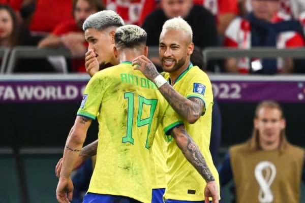 安东尼：内马尔最有天赋，他和小罗是我的标杆，梅西C罗都是最佳